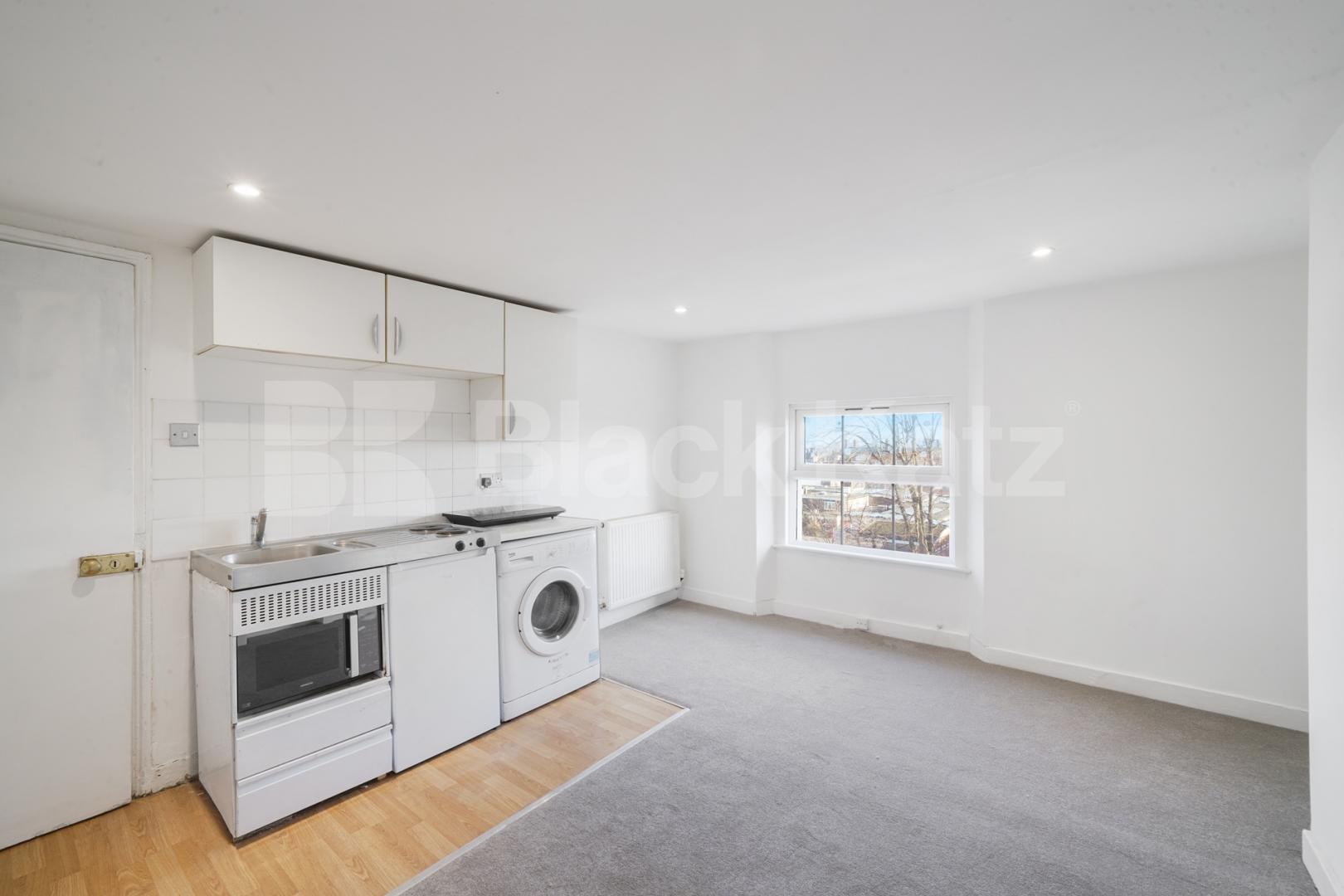 Top floor one bedroom apartment near Brixton Upper Tulse Hill, Brixton
